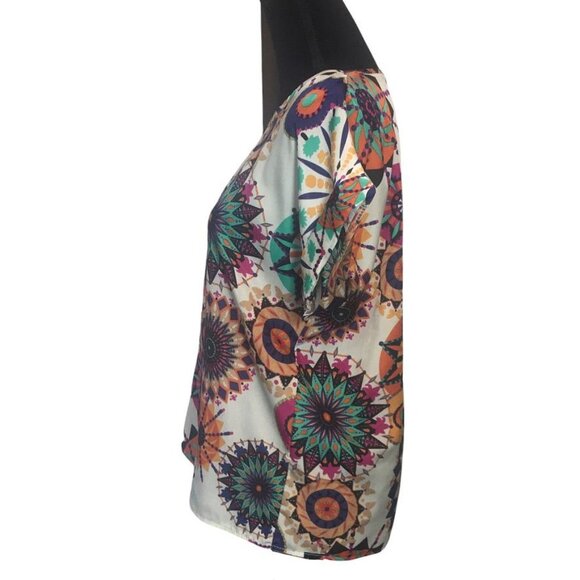 LIVA GIRL Abstract Multicolor Print Cuffed Sleeve Top - Size Large - Picture 2 of 9